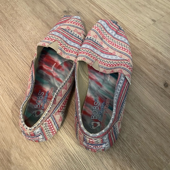 Bobs - Picture 2 of 5